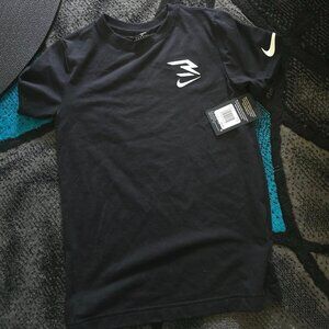 Boys youth medium black nike tshirt new with tags